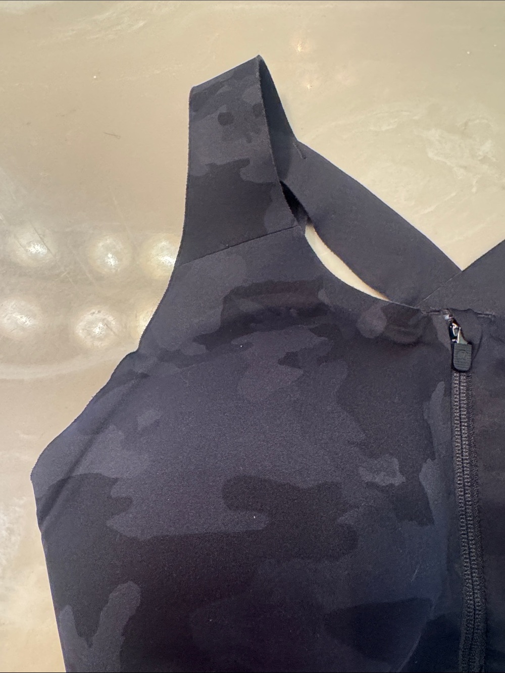 Lulu 34E Black Camo Hi Support Front -Zip Sports Bra - Picture 3 of 3